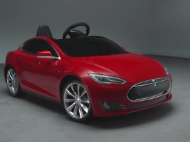 子供向けテスラ「Model S」--実物を忠実に再現したミニ電気自動車が発売へ