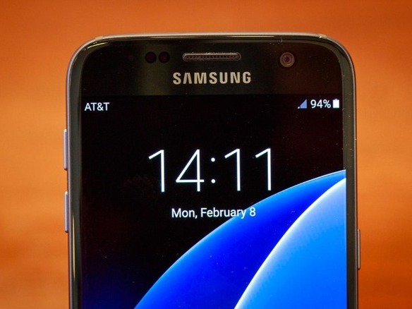 サムスン「Galaxy S7」を写真で見る--ガラスとメタルの作りを受け継いだ2016年モデル