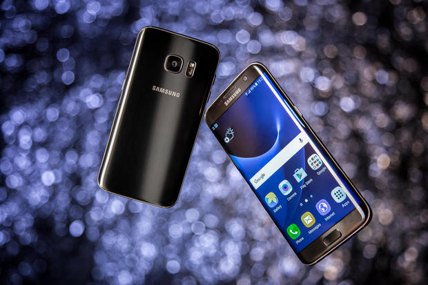 　サムスンの上位モデル「Galaxy S7」と「Galaxy S7 edge」はどちらを選ぶべきか。大画面を好む人には、曲面スクリーンのGalaxy S7 edgeがお薦めだ。

関連記事：「Galaxy S7 edge」レビュー--「S7」の魅力に曲面画面を加えた大型モデル
