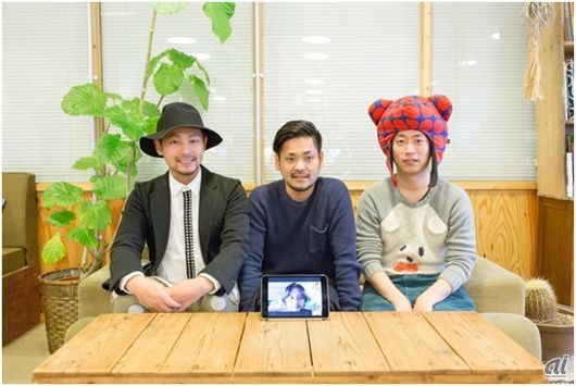 左から「dot by dot inc.」CEOの富永勇亮氏、デザイナーの伊藤太一氏、CTOのSaqoosha氏