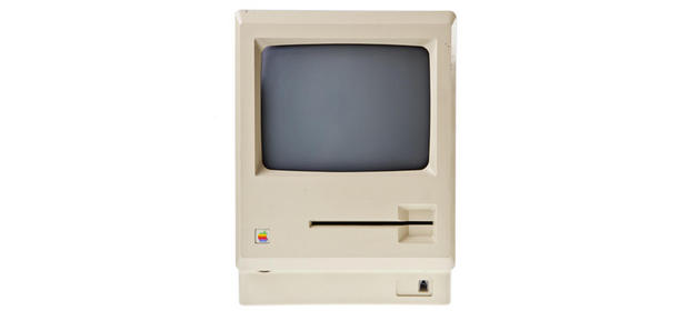 「Macintosh 128K」（1984年）

　スーパーボウルの象徴的なコマーシャル「1984」で有名になったMacintosh 128Kは、Appleの初代Macintoshパーソナルコンピュータである。同社は128Kに「Twiggy」フロッピーディスクドライブ（Appleの「Lisa 1」コンピュータに搭載されたドライブと同じもの）を搭載する計画だったが、エラー率が高かったため、ソニーの400Kバイトの3.5インチディスクドライブに切り替えることを余儀なくされた。
