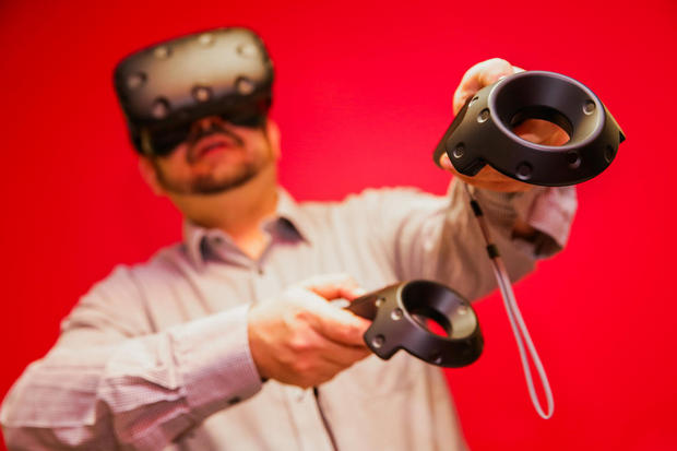 　Oculusはモーションコントローラを用意する予定で、「PlayStation VR」も同様だ。Viveはその最初の製品にすぎない。
