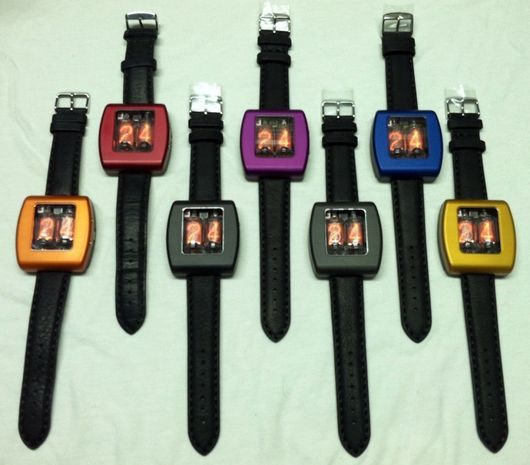 レトロな表示のニキシー管デジタル腕時計「Square Nixie Watch」--日本 ...