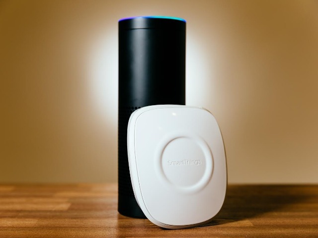 Amazonのスマートスピーカー「Echo」は「SmartThings Hub」とともに動作する。