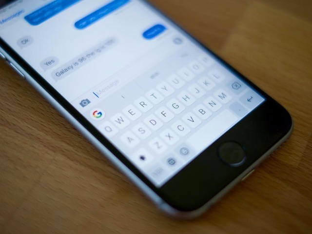 Gboardは、iPhoneのキーボードにGoogle検索を加えている。