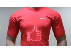 タッチ操作可能なLEDディスプレイ付きTシャツ「BROADCAST」--スマホと連携
