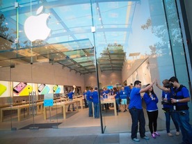 アップル、インドの直営店開設に向け再申請が必要か--規制緩和受け