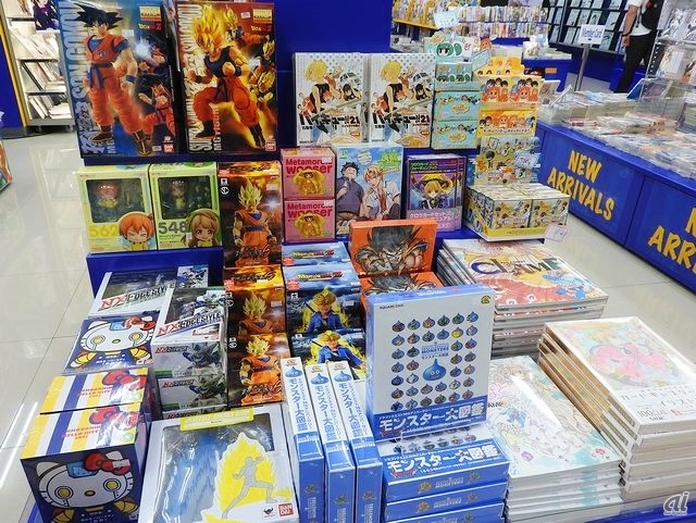 　日本の漫画やフィギュアもそのまま売れらている。ただし、関税などが上乗せされているのため、価格は少々高め。
