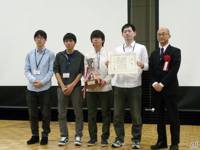 総合的な対応力の高さと審査員の評価で優勝チームが決められ、今年は福井大学の「fukuitech」が優勝した