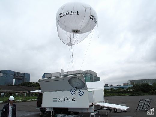 LTEの基地局となる衛星は現在存在しないことから、実証実験では気球型の中継局を打ち上げ、それを衛星に見立てて実験を進めているとのこと
