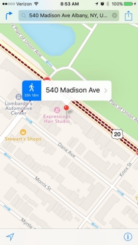 現状のApple製Mapsアプリは、特定の場所を入力してピンを置けるようになっているが、巨大駐車場で車の位置が分かるようにはなっていない。