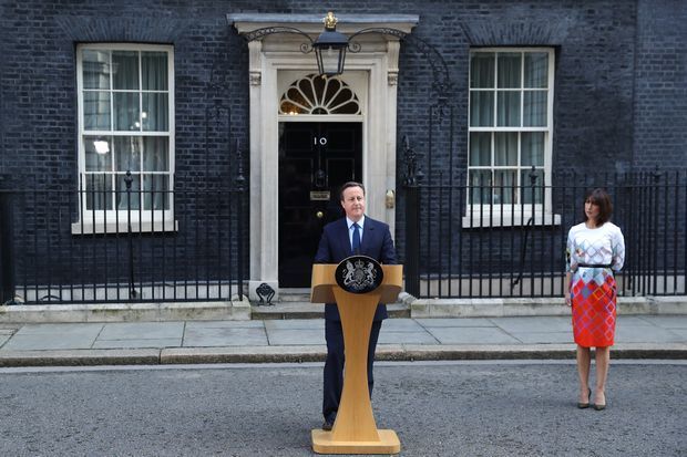 辞職を表明するDavid Cameron首相