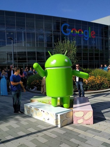 GoogleのAndroid担当幹部を務めるHiroshi Lockheimer氏が新しい名称をカリフォルニア州マウンテンビューにある同社本社で発表した。