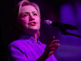 FBI、H・クリントン氏の訴追求めず--私用メール問題で