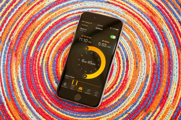 「Bedtime」

　iOS 10の新機能の中で筆者が気に入っているものの1つは、起床と睡眠のサイクルを設定できる、「Clock」アプリに追加された機能だ。より優しいアラーム音も新たに追加されている。
