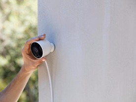 Nest、「Nest Cam Outdoor」を発表--屋外専用Wi-Fiセキュリティカメラ