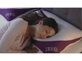 入眠を支援し、睡眠の質を改善するスマート枕「ZEEQ」--音楽再生やいびき防止も