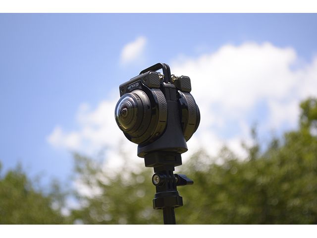 カシオ、180度の全天周映像を撮影できるアウトドア向けカメラ「EX