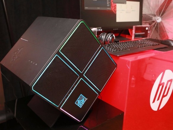 HP、独特なデザインのゲームPC「Omen X Desktop」を発表--写真でチェック