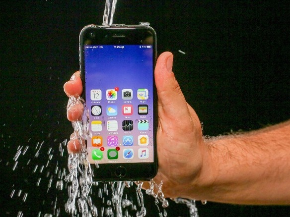 「iPhone 7」レビュー（前編）--イヤホンどうする、光沢の良悪、新感触ホームボタン