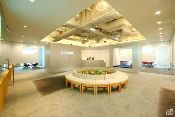 　気になる会社のオフィスを写真で紹介する連載「働くならこんなオフィスで」。第4回目となる今回は　ニコニコ動画でお馴染みのドワンゴのオフィスを紹介する。

　ドワンゴは、2013年7月に、明治座から「歌舞伎座タワー」に本社オフィスを移転した。

【コンテンツ提供：OFFICEMILL】