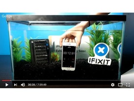 iFixit、「iPhone 7」が防水になったから水槽に入れてみた--水中充電にもチャレンジ