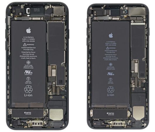 iPhone 7（左）とiPhone 7 Plus（右）の非トリミング版壁紙（出典：iFixit）