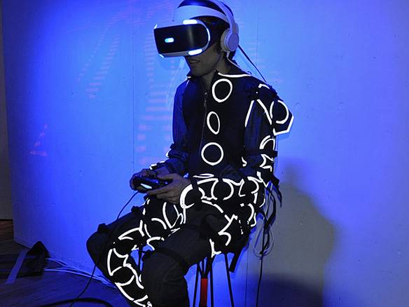 PS VR対応「Rez Infinite」体験会が開催--全身で振動を感じるシナスタジア・スーツも