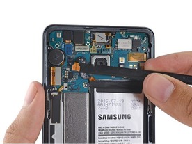 発火問題で生産終了した「Galaxy Note7」のバッテリを確認--iFixitの分解レポート