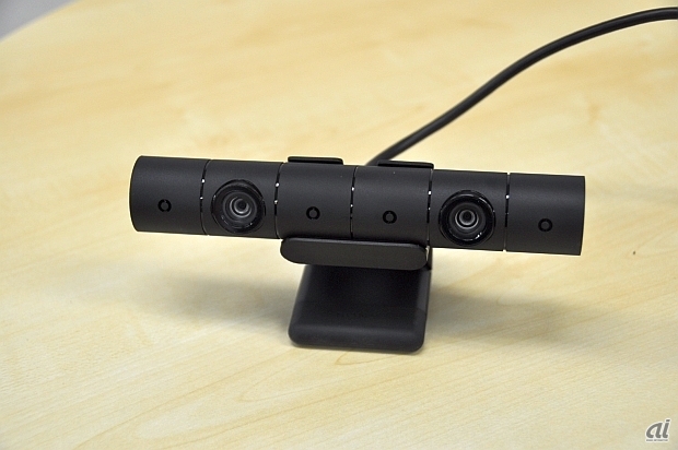 　そして、PS VRを楽しむのに必要なPlayStation Cameraも組み立てる。こちらは9月15日に発売された新型（CUH-ZEY2J）となっている。