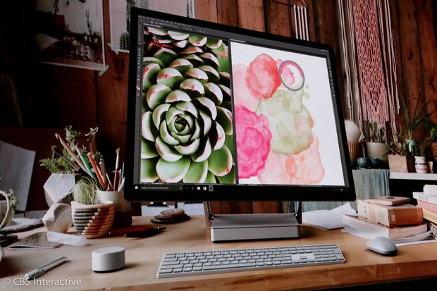 Surface Studio

　Microsoftは米国時間10月26日、オールインワン型の新デバイス「Surface Studio」を発表した。基本モデルは、Intelの第6世代（Skylake）の「Core i5」クアッドコアプロセッサ、8GバイトのRAM、2GバイトのGDDR5メモリを装備するNVIDIAのGeForce GTX 965M GPU、1テラバイトのハイブリッドドライブを搭載し、価格は2999ドル。新入力アクセサリの「Surface Dial」も99.99ドルで別に売り出される。


関連記事：
マイクロソフト、画面に乗せて使う新入力デバイス「Surface Dial」を発表
マイクロソフト、新「Surface Book」やオールインワン型「Surface Studio」発表                    
