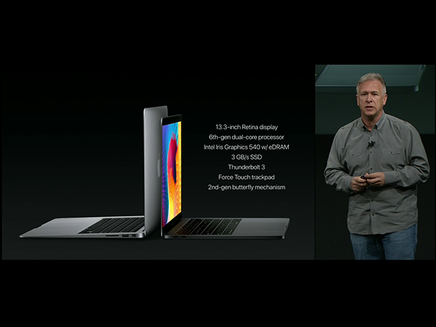 MacBook Air 13インチモデルとの比較も。MacBook Airよりも13％容量が小さいとアピールした