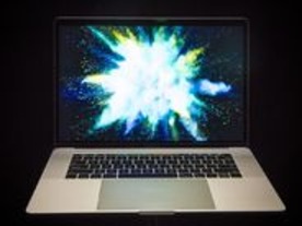 写真で見る新「MacBook Pro」--カスタマイズ可能な「Touch Bar」や発表の様子