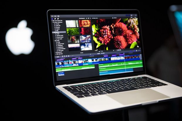 　新しいMacBook Proは一層薄型になり、軽量化している。13インチモデルは厚さ14.9mmで、重さは1.37kg。15インチモデルは厚さ15.5mm、重さは1.83kg。