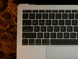 4年ぶりの刷新、13インチ「MacBook Pro」レビュー--新キーボード、スタンダードモデルの魅力