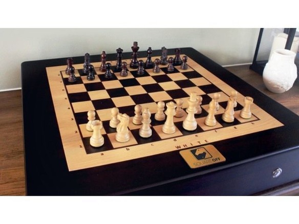駒が勝手に動くスマートなチェス版 Square Off オンライン対戦やai対戦に Cnet Japan