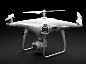 DJI、左右や後方の障害物も回避する「Phantom 4 Pro」発表