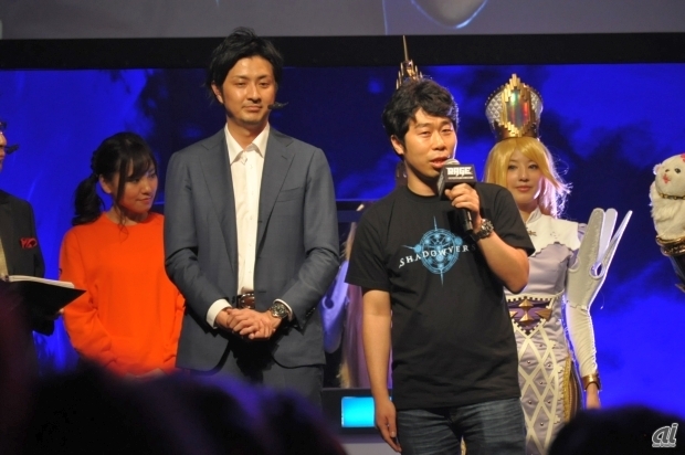 　Shadowverseのプロデューサーを務める、Cygames常務取締役の木村唯人氏（右）も登壇。熱戦に興奮したことや、優勝したま選手にCM出演のオファーをする一幕も。