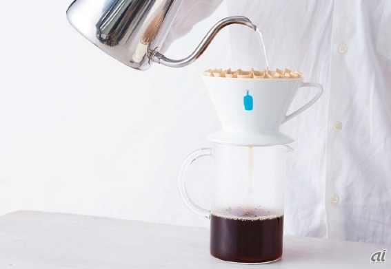 12月5日に日米同時に発売されるドリッパー「BLUE BOTTLE COFFEE DRIPPER」（税別2300円）
