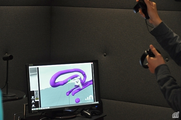 　ハンドコントローラ「Oculus Touch」を活用して、3Dモデルの立体物を直感的に作成できるソフト「Oculus medium」。空中にお絵かきをするような感覚で、VR空間内での造形物ができ、またそれを削ることもできるというのは、不思議と楽しかった印象が残っている。。