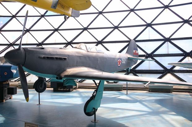 高速機

　小型軽量ながら大型のエンジンを積んだ「Yak-3」は、高速で操縦しやすかった。