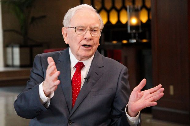 Warren Buffett氏とのパワーランチ：345万ドル

　まずは誰もが知る大物から始めよう。億万長者の投資家Warren Buffett氏と昼食をとる権利を売りに出すチャリティオークションは、毎年恒例となっており、2016年は345万ドルで競り落とされて、この年にeBayで世界一の高値をつけた商品となった。売上金は、貧しい人々やホームレスに食べ物、医療、支援を提供する非営利団体Glideに寄付される。

　匿名の人物が落札したこの高価な昼食会は、ニューヨークのステーキハウスSmith & Wollenskyで行われた。ちなみに、2010年と2011年の落札者だったヘッジファンドマネージャーのTed Weschler氏は、のちにBuffett氏が経営するBerkshire Hathawayに雇われ、投資の仕事を担当している。