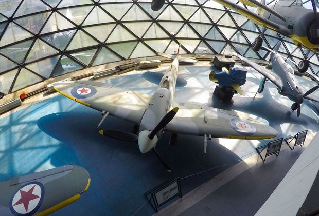 「Spitfire」

　こちらの「Supermarine Spitfire」も航空博物館の定番の展示物だが、皆さんの予想どおり、これもYAFで使われていた機体だ。

　そう、読み間違いではない。YAFは、Messerschmitt、Hurricane、Spitfireを同時に運用していたのだ。
