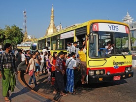 ミャンマーの「バス路線改定」で無料アプリが花盛り--開発者によるボランティア合戦