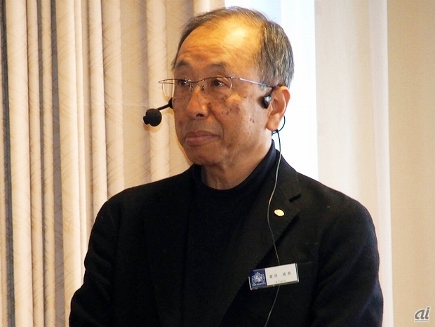 基調講演をするハウステンボスCTOの富田氏