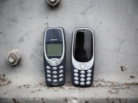 MWCで人気を博した「Nokia 3310」--新旧モデルの違いを写真で確認