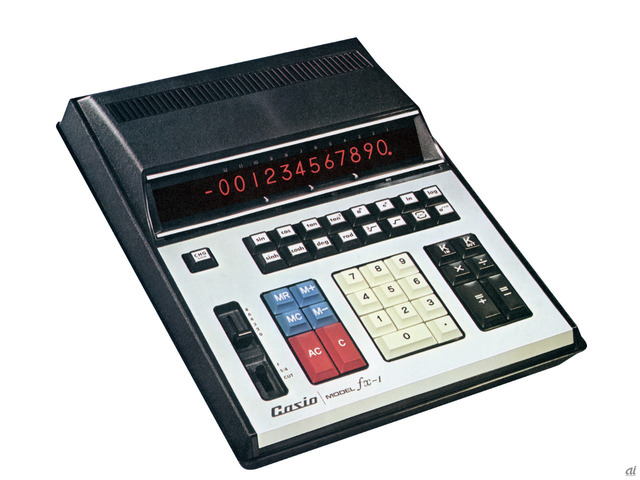 　ここからは、関数電卓についてお伝えする。残念ながら実機は展示はされていないが、関数電卓カシオ1号機「fx-1」。三角関数、対数計算、立方根も計算できる科学技術用計算機。発売は1972年（昭和47年）、価格は32万5000円。