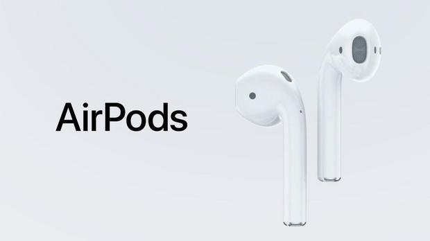 「AirPods」

　「Bluetoothヘッドホンの問題は、『iPod』を充電するだけでなく、ヘッドホンも充電しなければならないことだ。そんなことは誰もしたくない。それに音質の問題もあり、帯域の高さが足りない。音質はいつか改善されるとしても、ヘッドホンを充電するのは面倒だろう」（Steve Jobs氏）

　現在のBluetoothの音質が十二分に明瞭であることに議論の余地はほとんどないが、Appleが考え出したAirPodsの充電方法にJobs氏が怒りを覚えるであろうことは間違いないと言える。AirPodsをケースに入れて充電する必要があるばかりか、ケース自体も忘れずに充電しなければならないのだから。