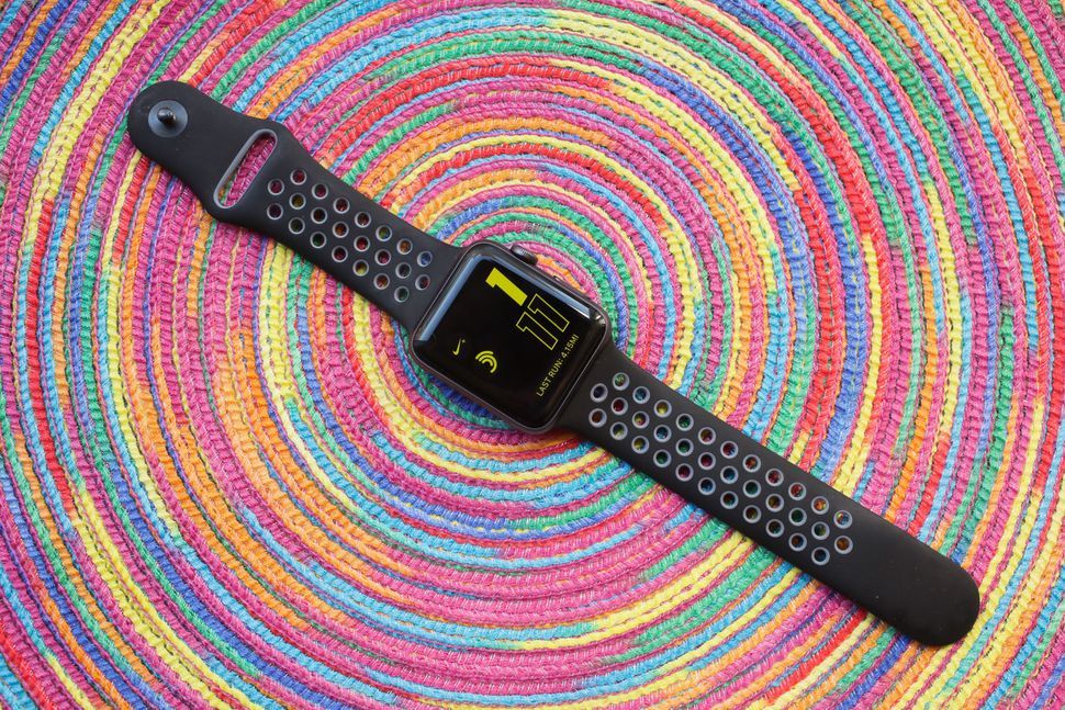 Apple Watch」に新色バンドが追加--「Nikeスポーツバンド」も - CNET Japan