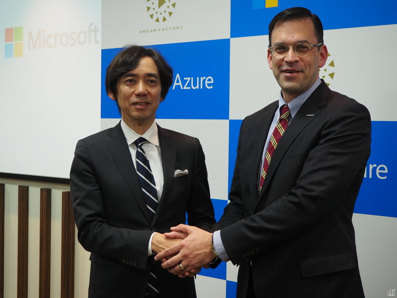 フジテレビジョン 常務取締役の大多亮氏と日本マイクロソフト 代表執行役 社長の平野拓也氏